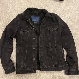 Black Zara lined Sherpa Jean jacket, size XL